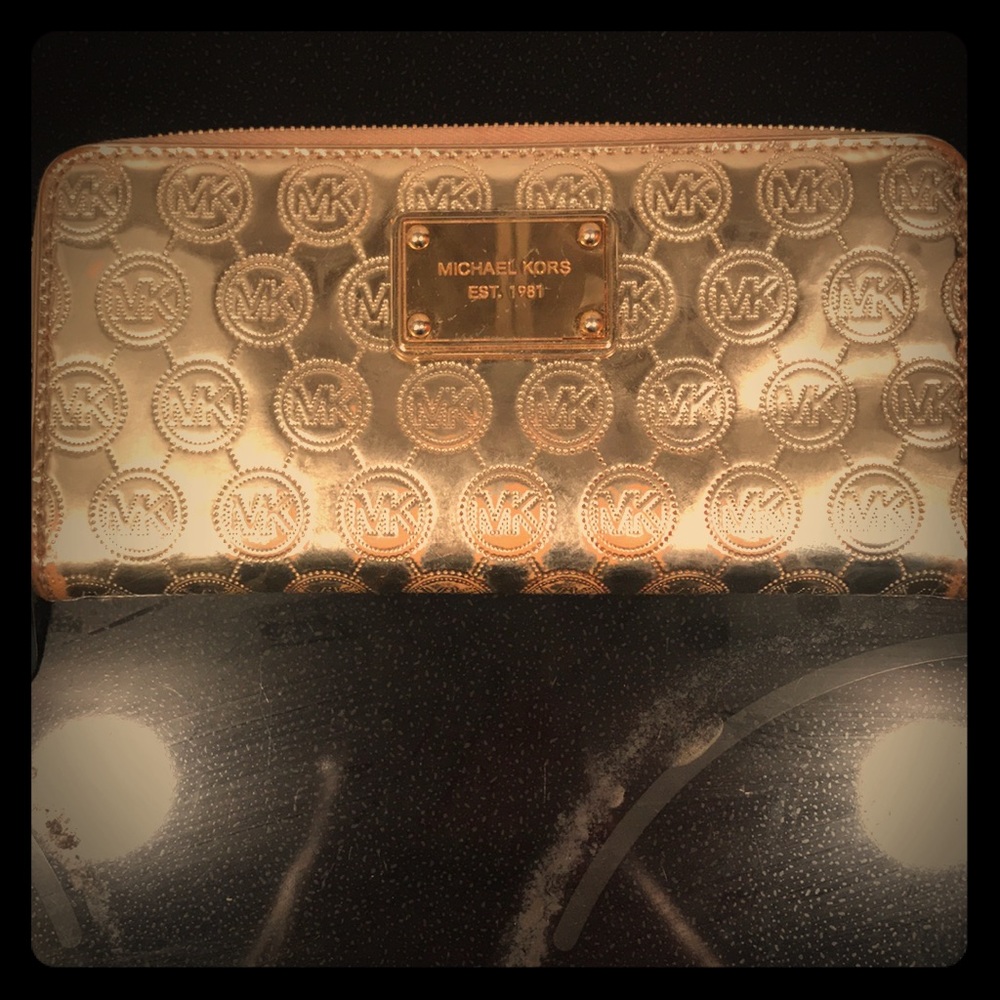 Michael Kors Zip Wallet